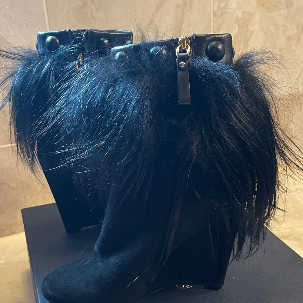 Sergio Rossi Black Fur-Embellished Ankle Boots - Picture 4 of 5
